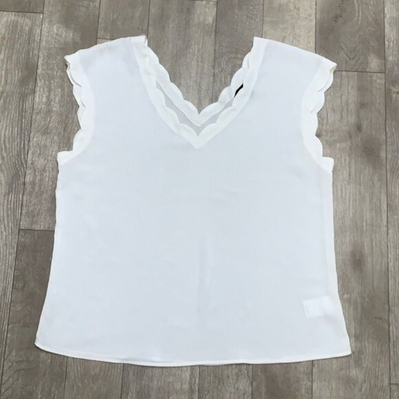 Womens Express Scallop Lining V-Neck Sleeveless Top Shirt - Picture 1 of 6